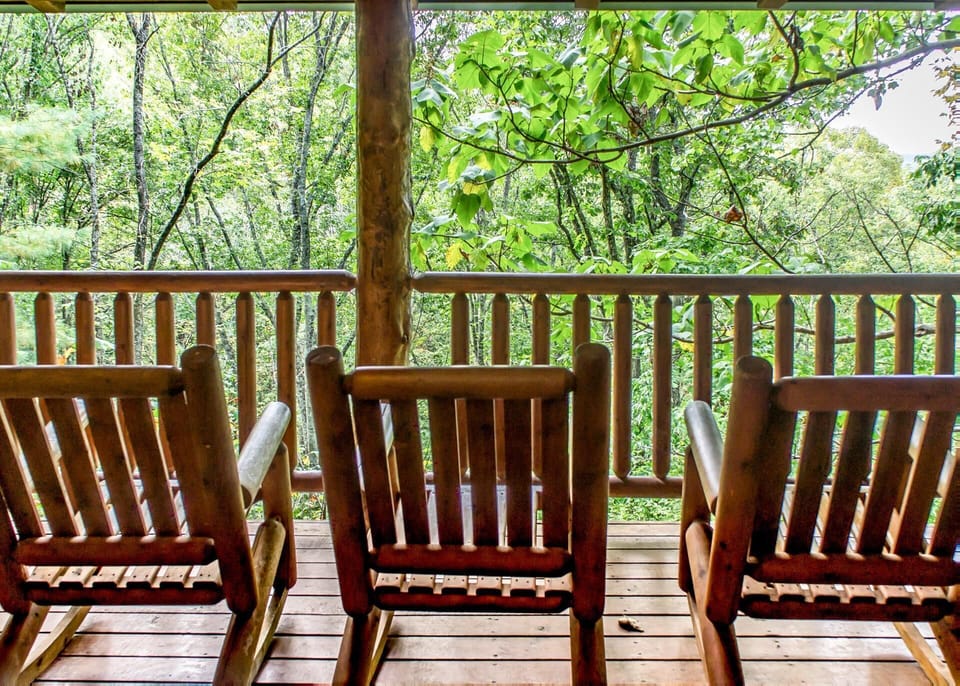 Whether it's the vibrant spring blooms, lush summer greenery, colorful fall foliage, or serene winter landscapes, the Smokies offer breathtaking views and activities throughout the year.