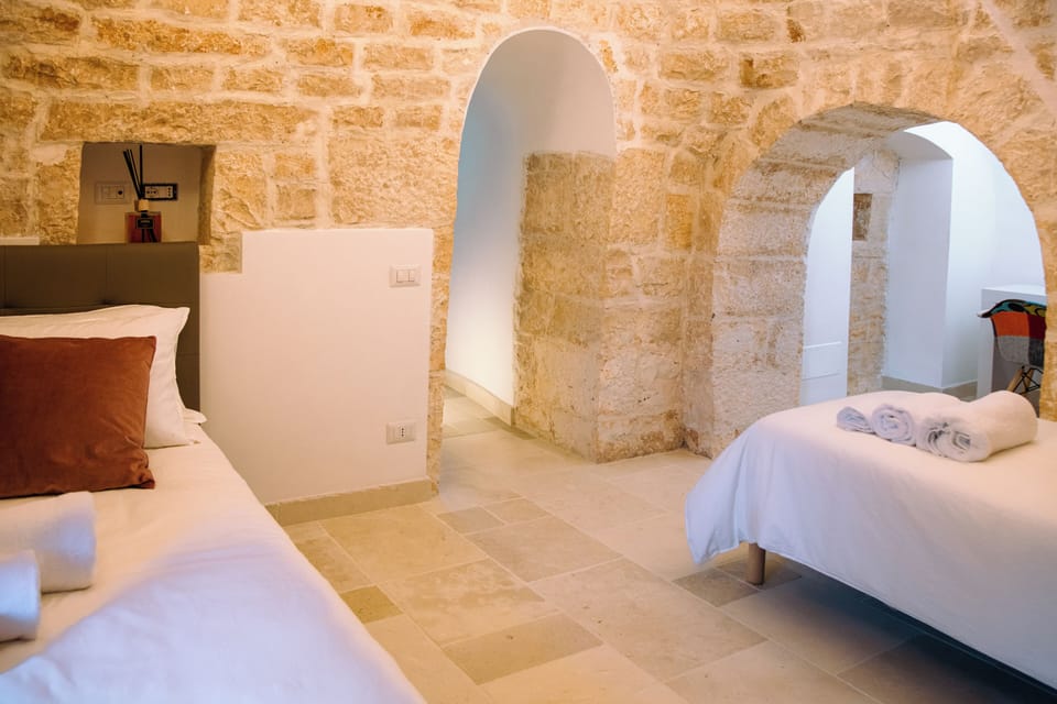 Luxury Villa, Garden View | Down comforters, memory foam beds, desk, laptop workspace