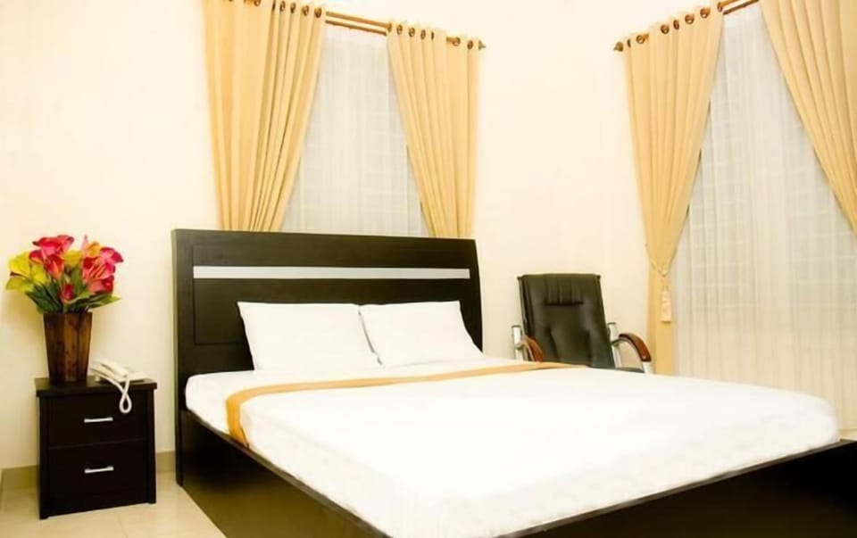 Superior Double Room with Free Airport Shuttle | Desk, free WiFi