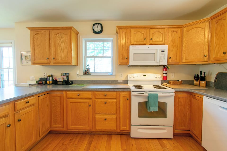 Large roomy kitchen. Open floor plan.