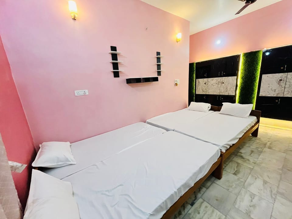 Deluxe Quadruple Room | Free WiFi