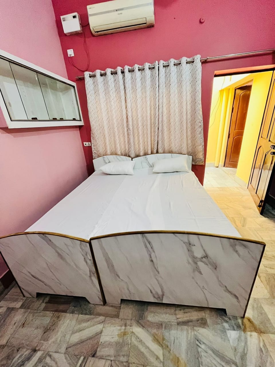Deluxe Double Room | Free WiFi