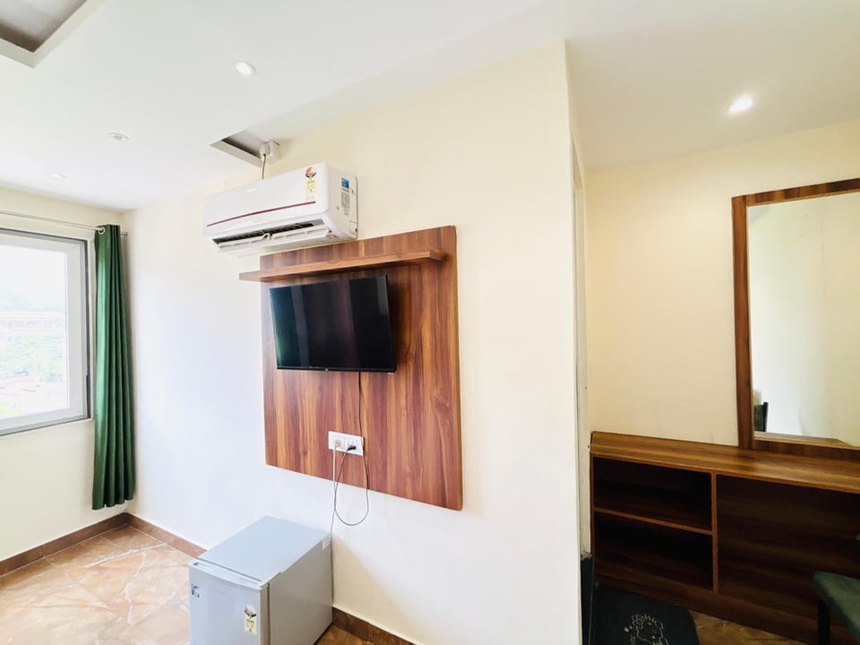Premium Suite | Desk, soundproofing, free WiFi