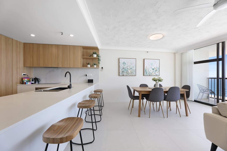 Kitchen/Dining Area
