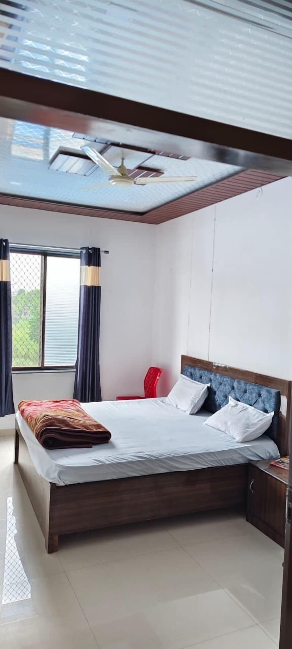 Desk, rollaway beds, free WiFi, bed sheets