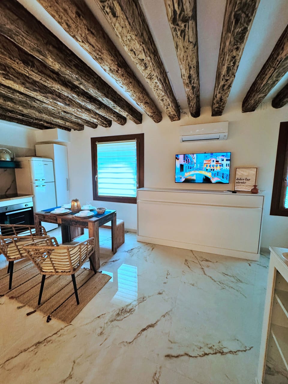 32-inch Smart TV with digital channels, Netflix, streaming services