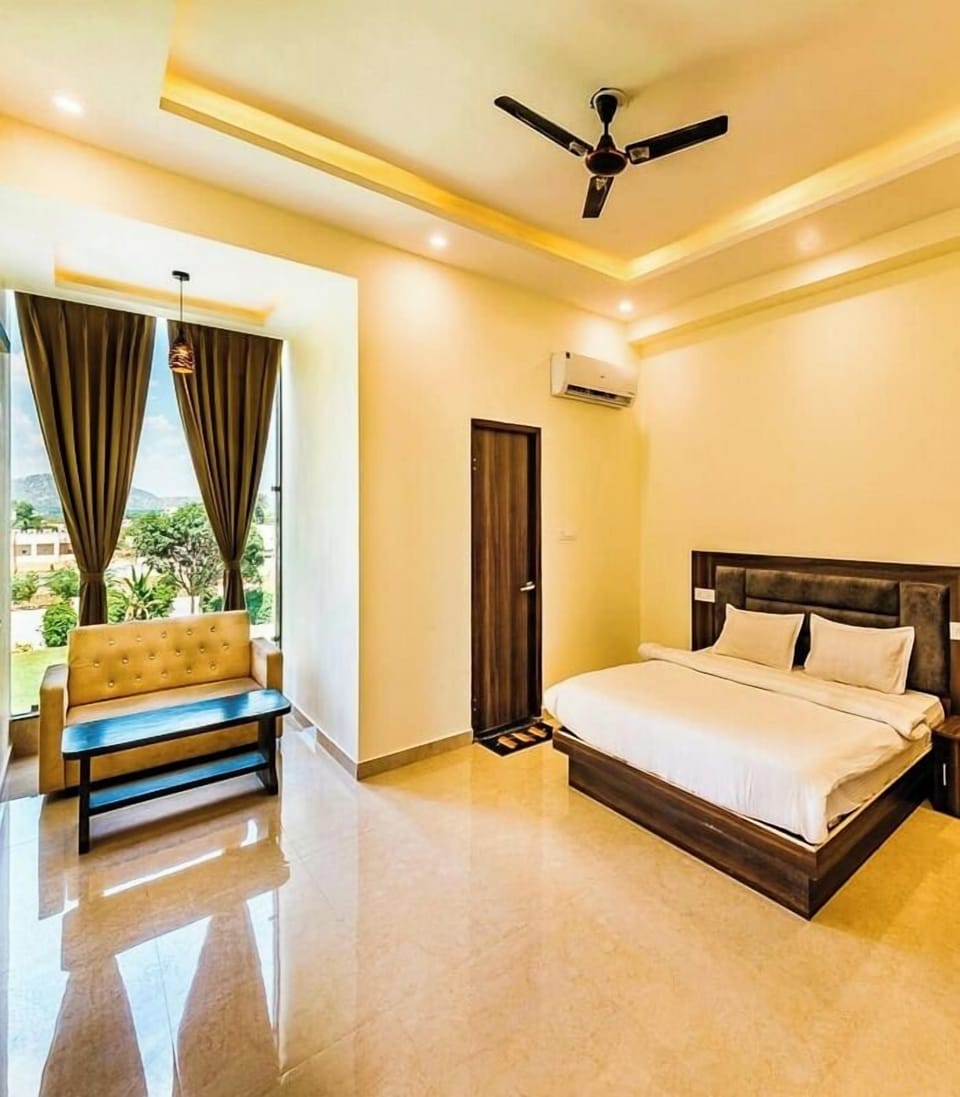 Deluxe Double Room, Balcony, Garden View | Desk, soundproofing, WiFi (free)