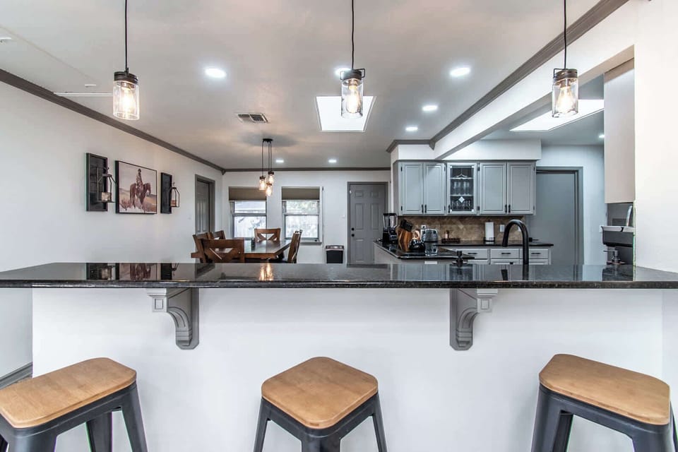 Full Kitchen 