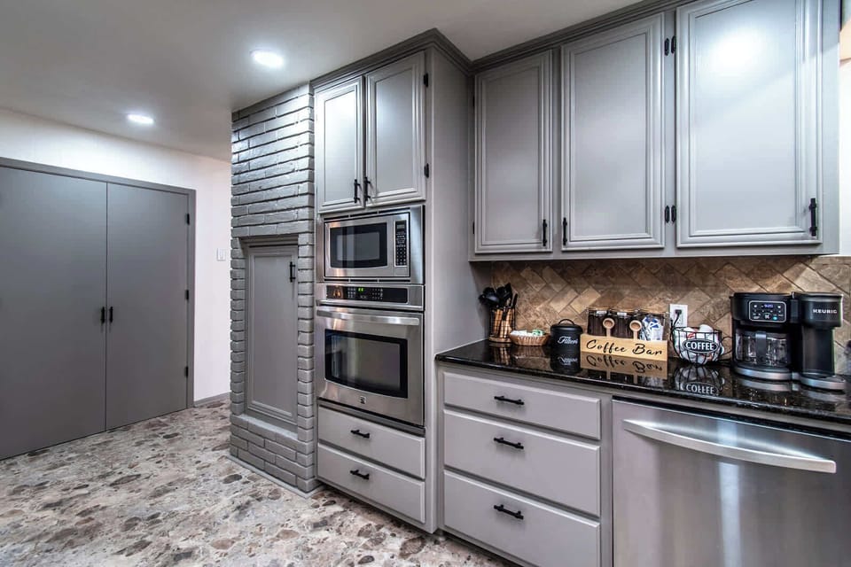 Full Kitchen