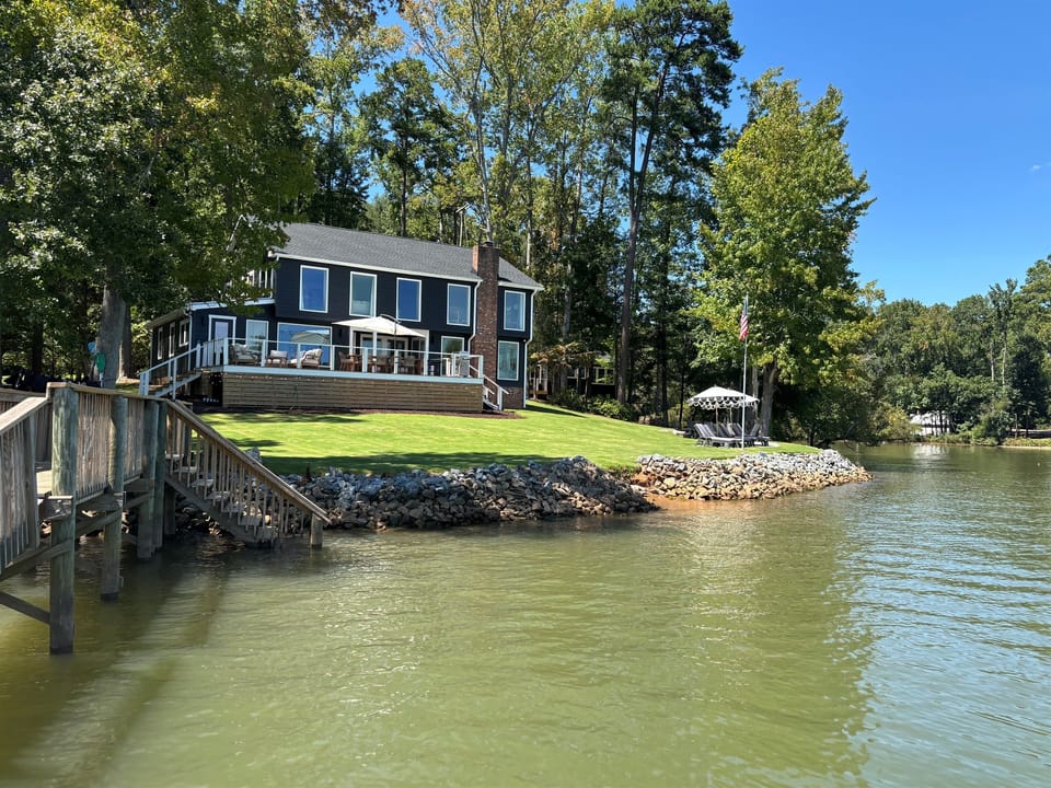 The Belmont Lake Retreat - 6 beds, 5.5 baths