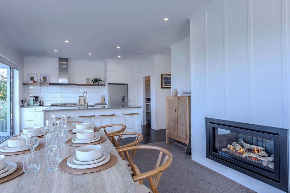Dining room with gas fire