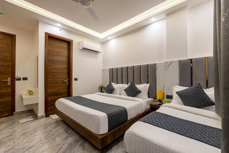 In-room safe, desk, laptop workspace, soundproofing