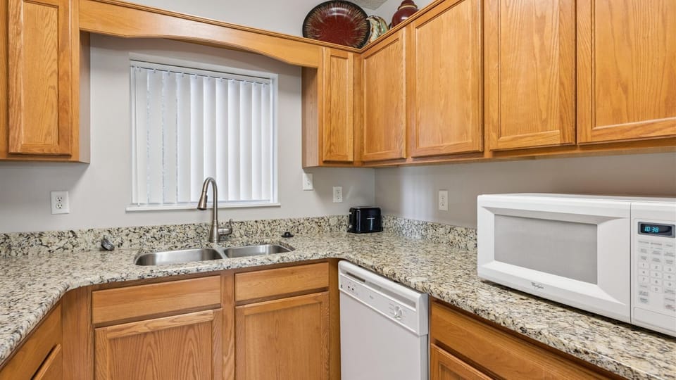 Whispering Pines Three Bedroom Walk-in level Vacation Rental Dow