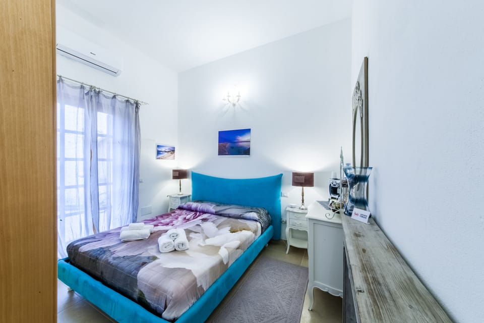 In-room safe, free WiFi