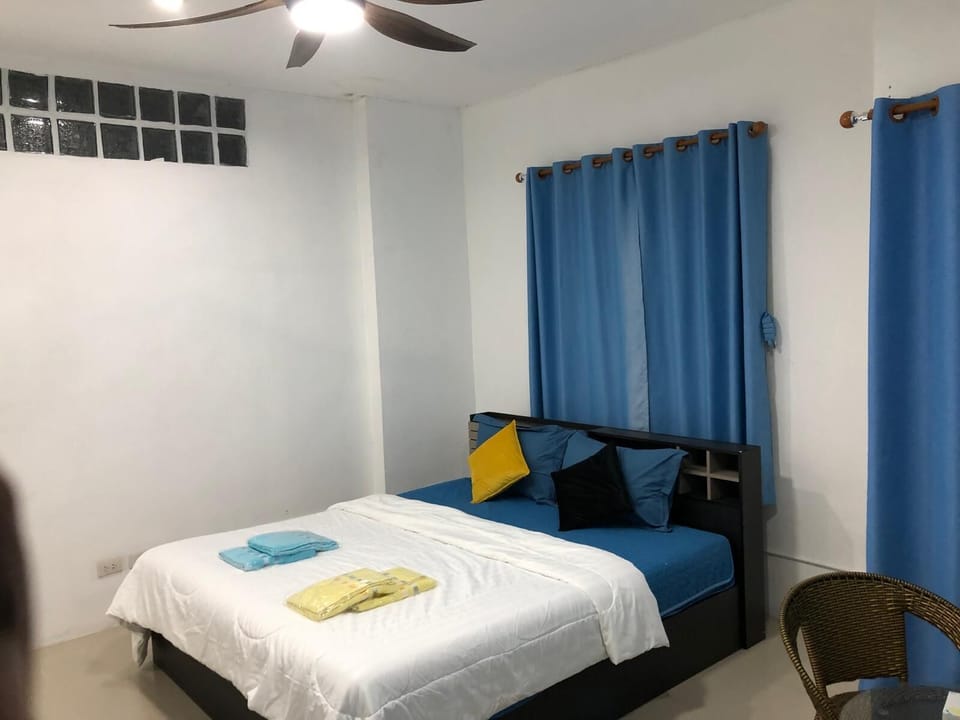 Deluxe Room, Balcony | Blackout drapes, free WiFi