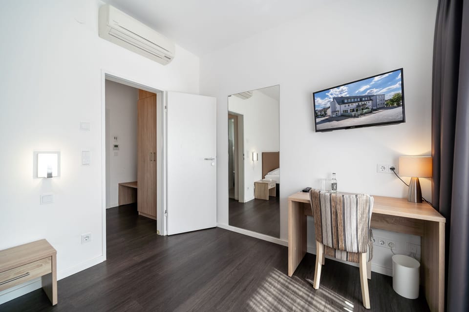 Basic Single Room | Desk, laptop workspace, free WiFi