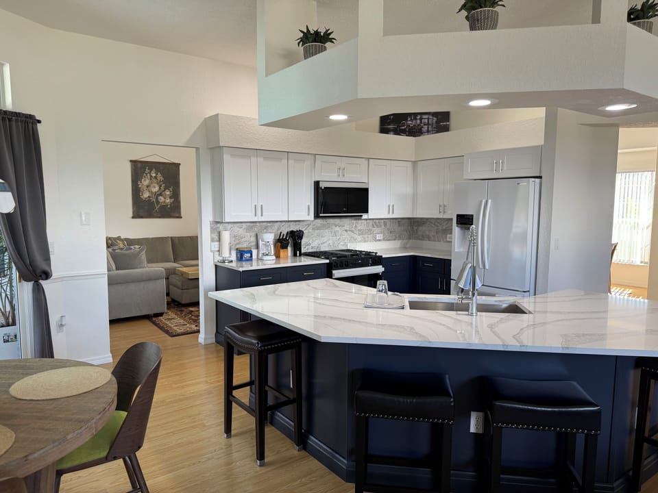 Kitchen and breakfast nook