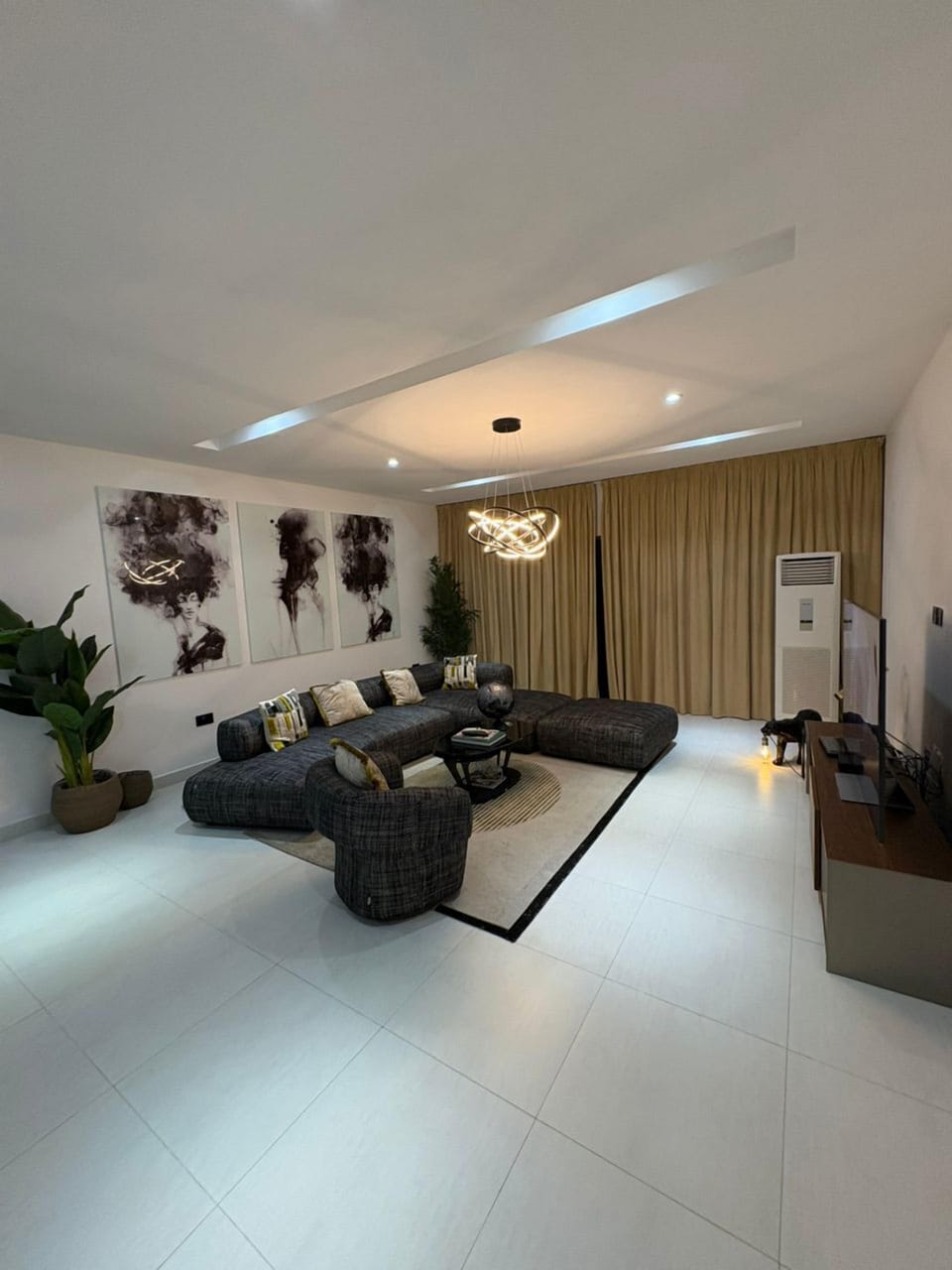 Luxury Apartment, Balcony, Courtyard View | Living area