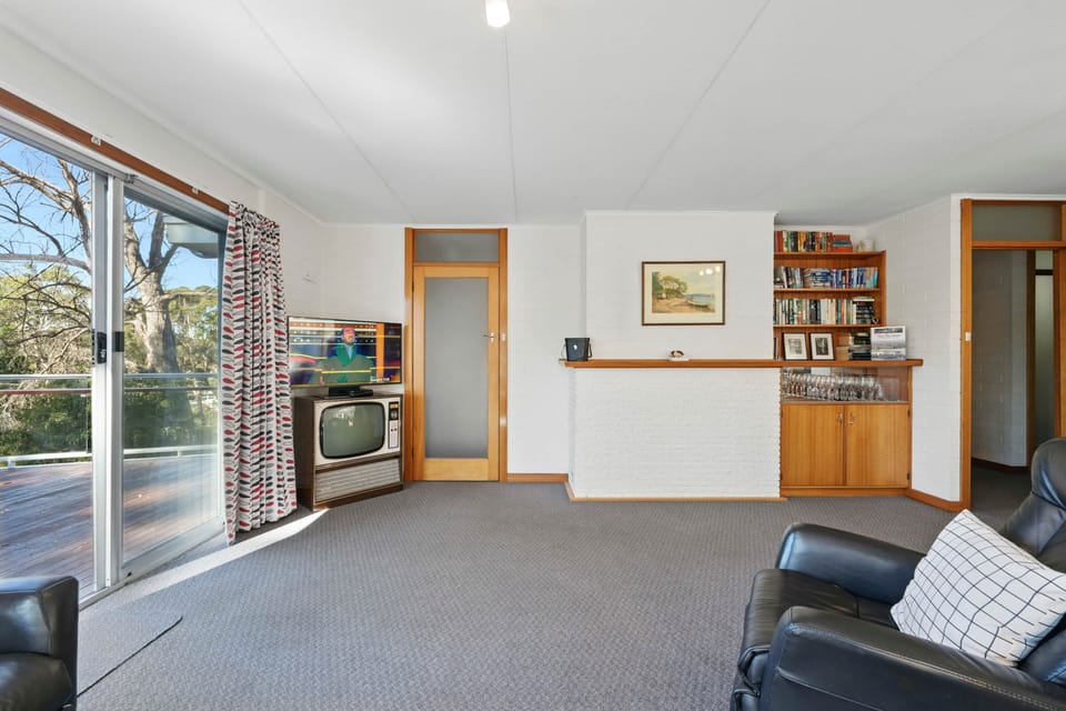 Conningham Rd Conningham Retreats Tasmania April 2025-24