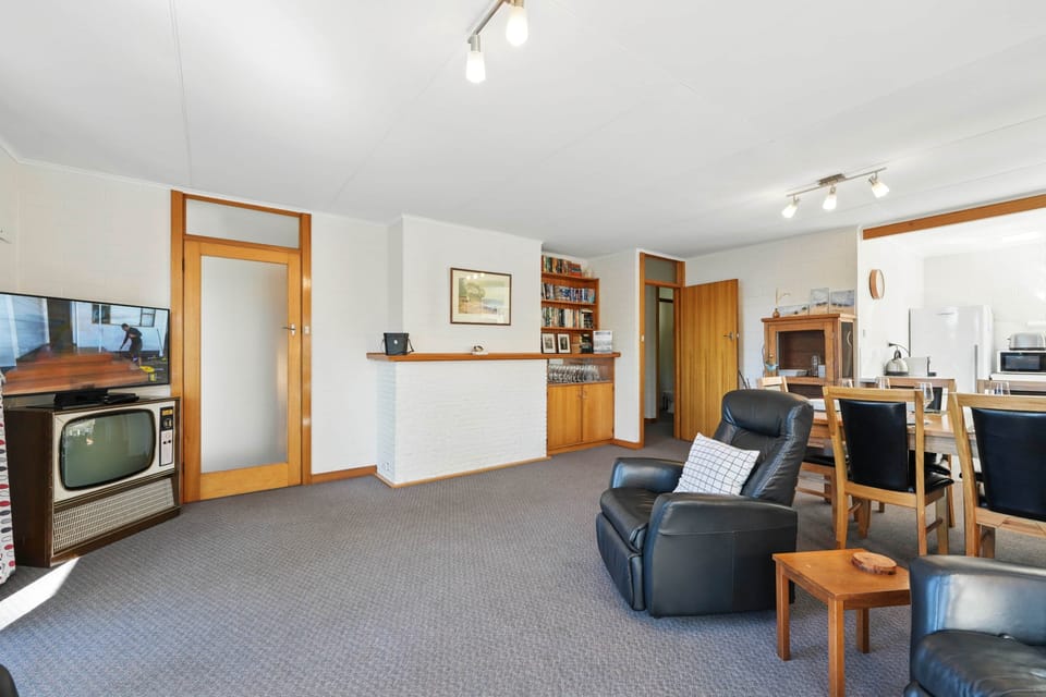Conningham Rd Conningham Retreats Tasmania April 2025-23