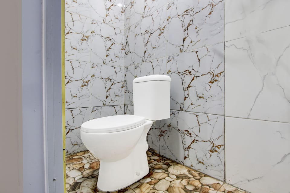 Deluxe Double Room | Bathroom | Shower, towels