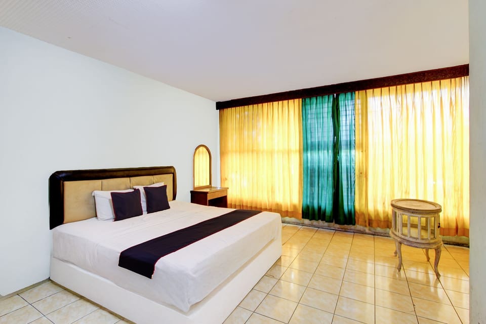 Basic Double Room | Desk, soundproofing, free WiFi, bed sheets