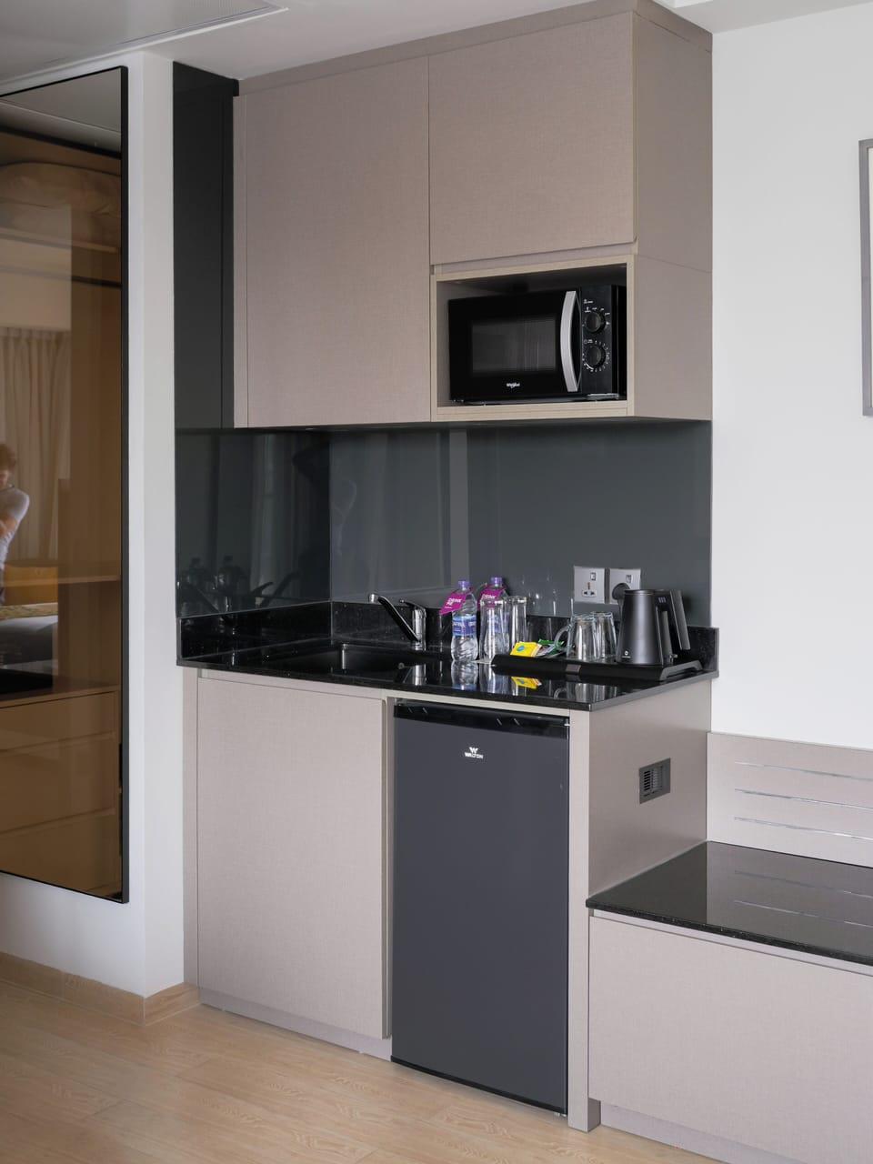 Deluxe Double Room | Private kitchenette | Mini-fridge, microwave, oven, dishwasher