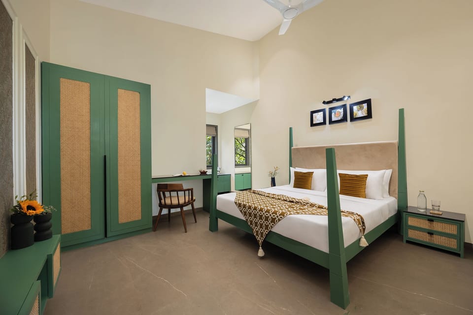 Double Room, Garden View | Iron/ironing board, free WiFi, bed sheets