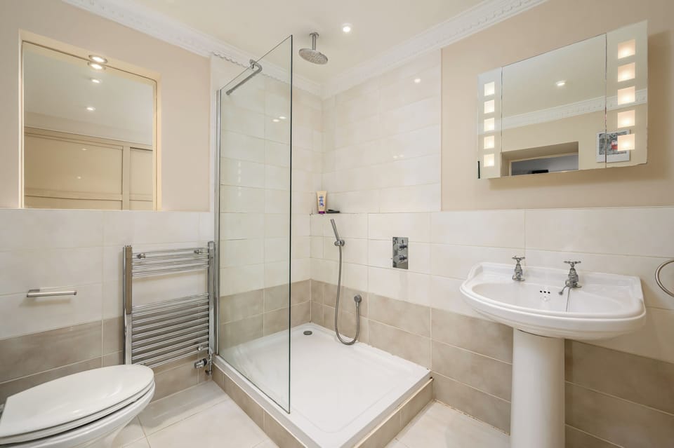 Elegant 3-Bedroom Flat in West End Apartment in Edinburgh