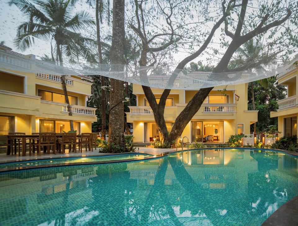 12 outdoor pools