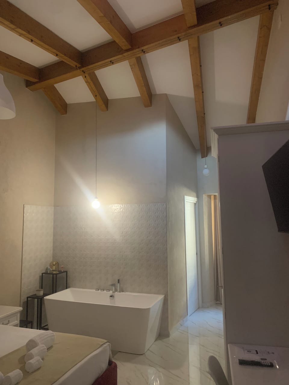 Deluxe Suite | In-room safe, desk, laptop workspace, free WiFi