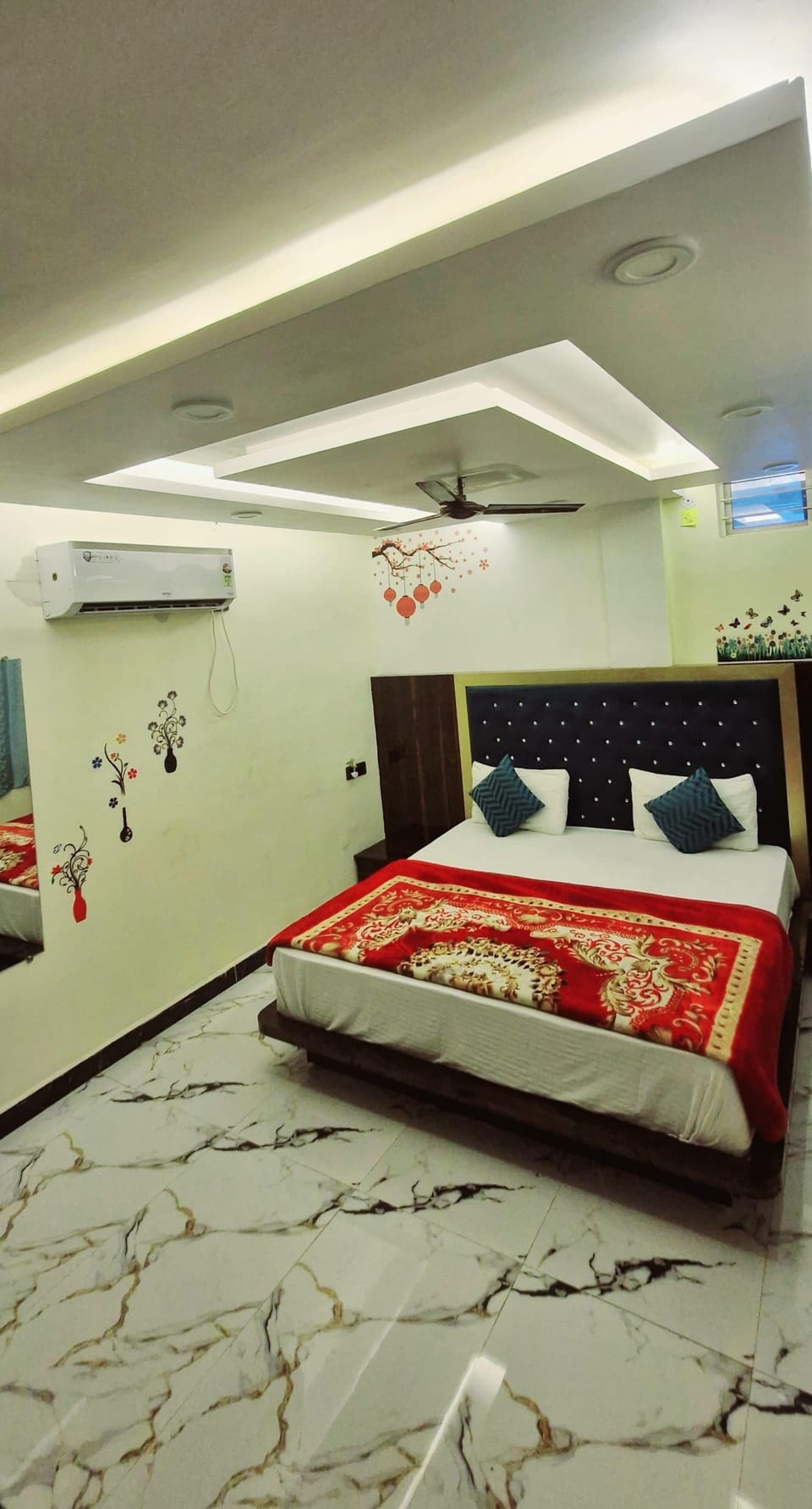Desk, rollaway beds (surcharge), WiFi (free), bed sheets
