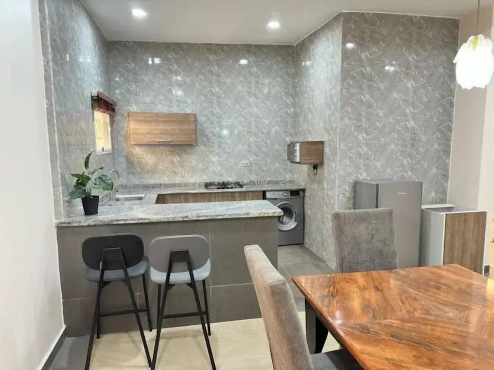 Family Apartment, Balcony, City View | Dining room