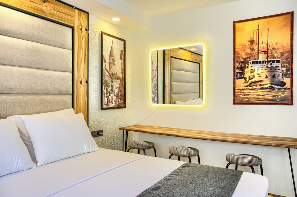 Standard Double Room | Desk, laptop workspace, free WiFi