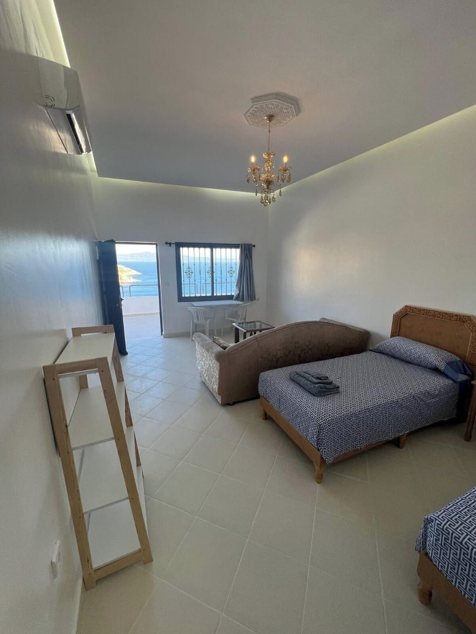 Standard Suite | Free WiFi