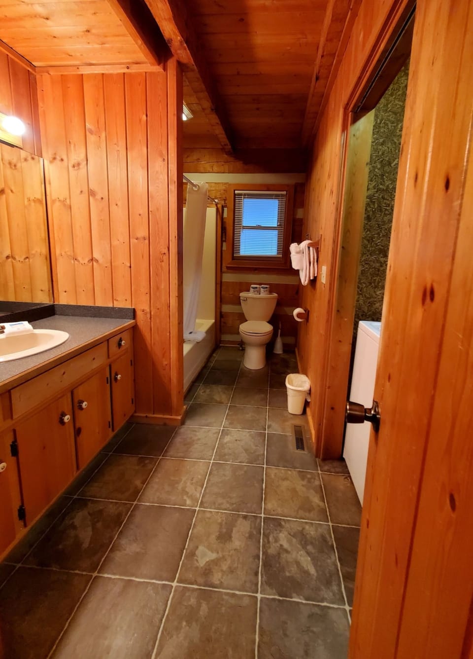 Private yet walking distance to downtown House in Gatlinburg