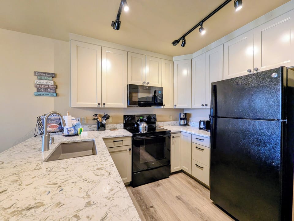 Fully Stocked Kitchen
