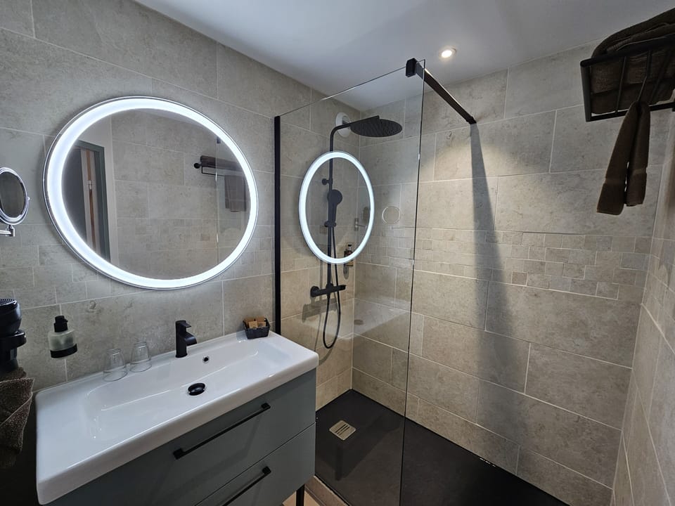Superior Double or Twin Room, Balcony, Garden Area | Bathroom | Shower, rainfall showerhead, free toiletries, hair dryer