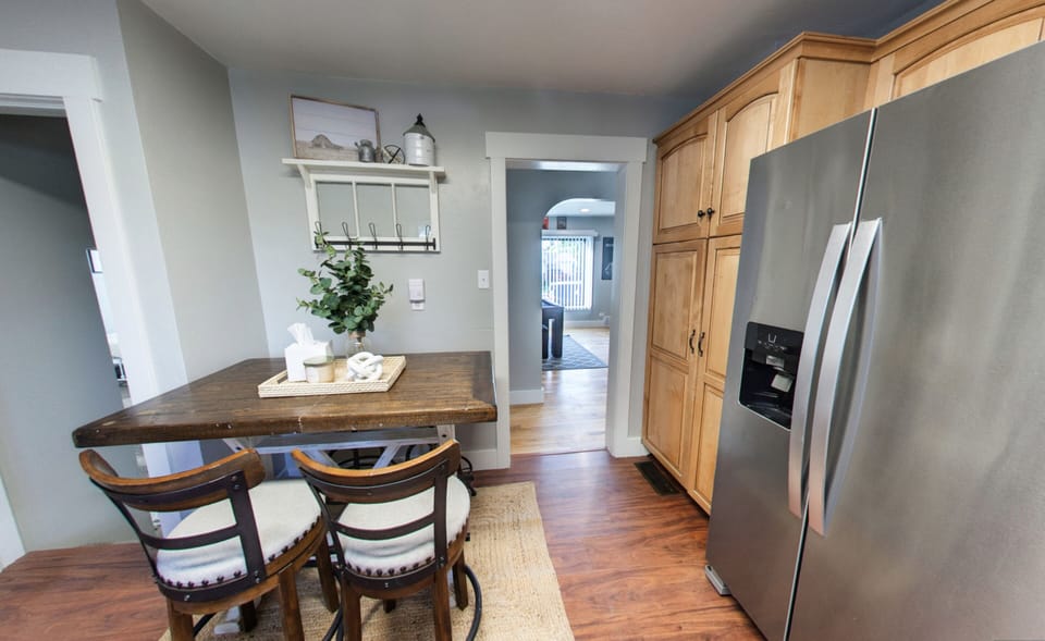 Kitchen dining room 