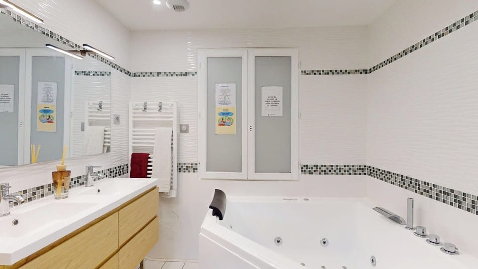 Room, Garden View | Bathroom