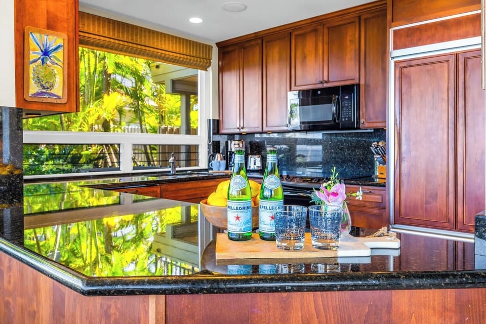 A bright kitchen that makes vacation living effortless KBV-14G4