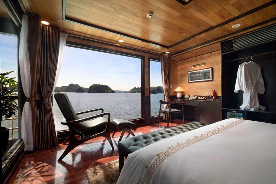 Executive Double or Twin Room, Balcony, Ocean View - 2D1N | Hypo-allergenic bedding, minibar, in-room safe, blackout drapes