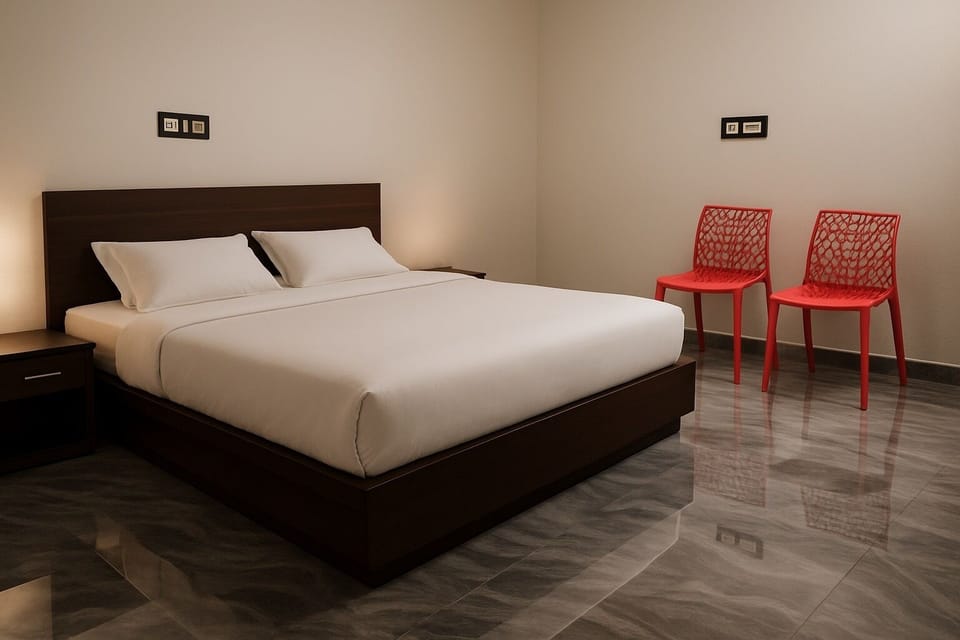 Deluxe Double Room, 1 King Bed, Balcony | Egyptian cotton sheets, premium bedding, free minibar, cribs/infant beds