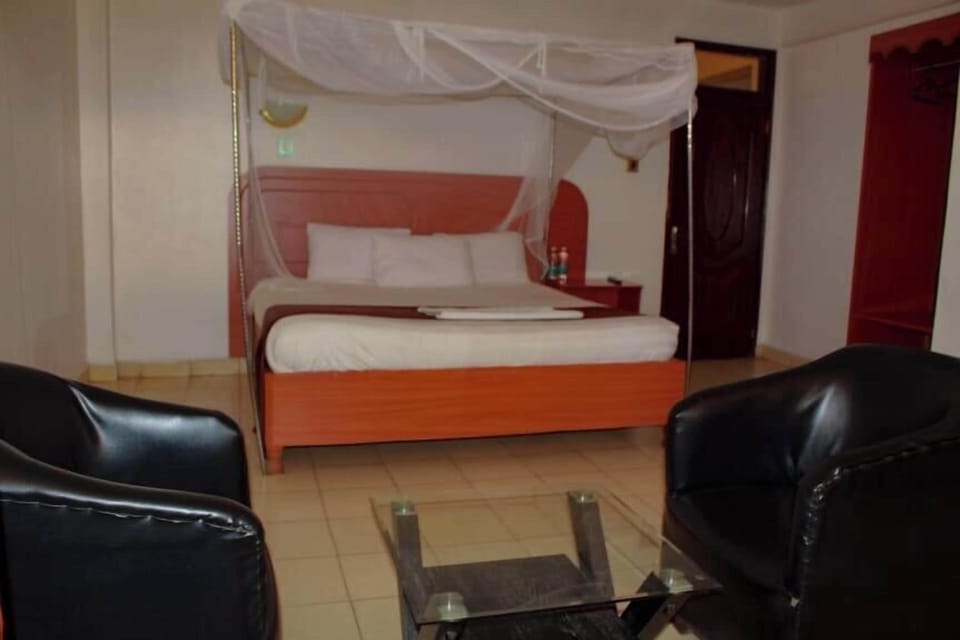 Standard Double Room | Free WiFi, bed sheets