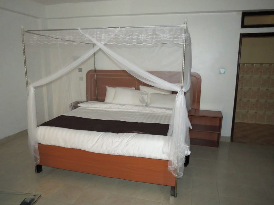 Standard Double Room | Free WiFi, bed sheets