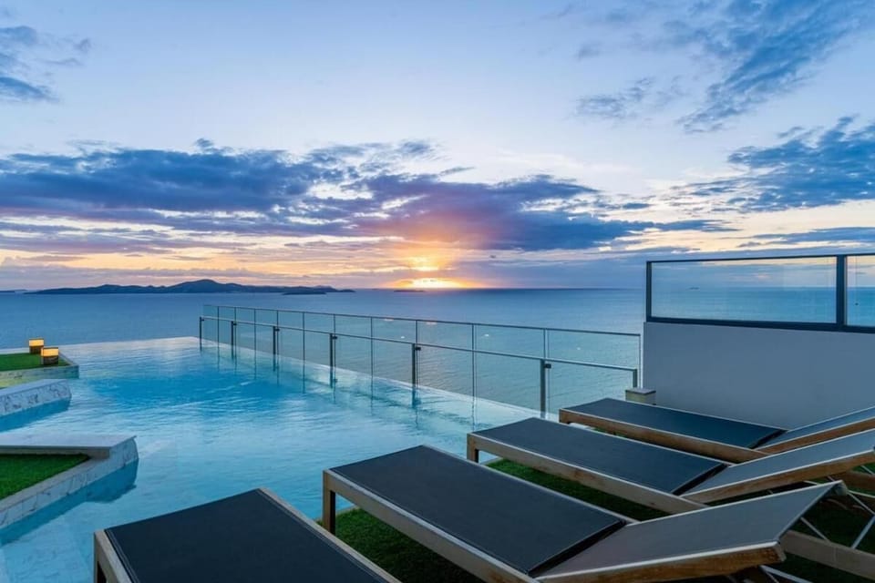 Apartment, 1 Bedroom, Accessible, Smoking | Pool | Outdoor pool