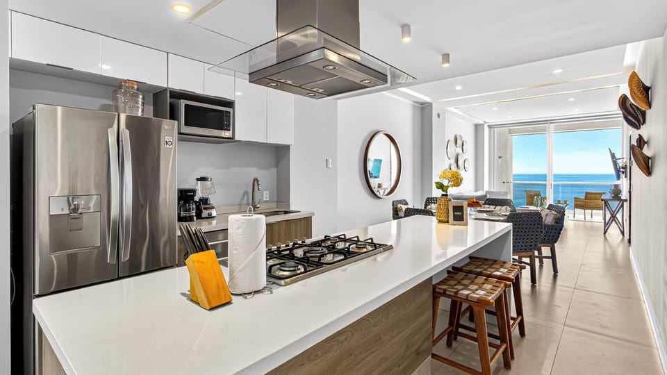 Comfort Condo, 2 Bedrooms, Balcony, Beach View | Private kitchen | Coffee/tea maker, electric kettle, toaster