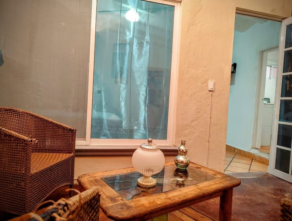 Deluxe Room, 1 King Bed, Courtyard View | Living area | 30-inch Smart TV with cable channels