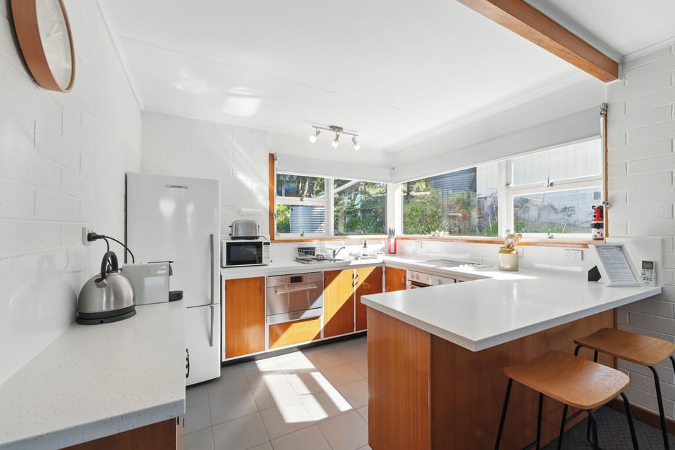 Comfort House, Sea View | Private kitchen | Electric kettle