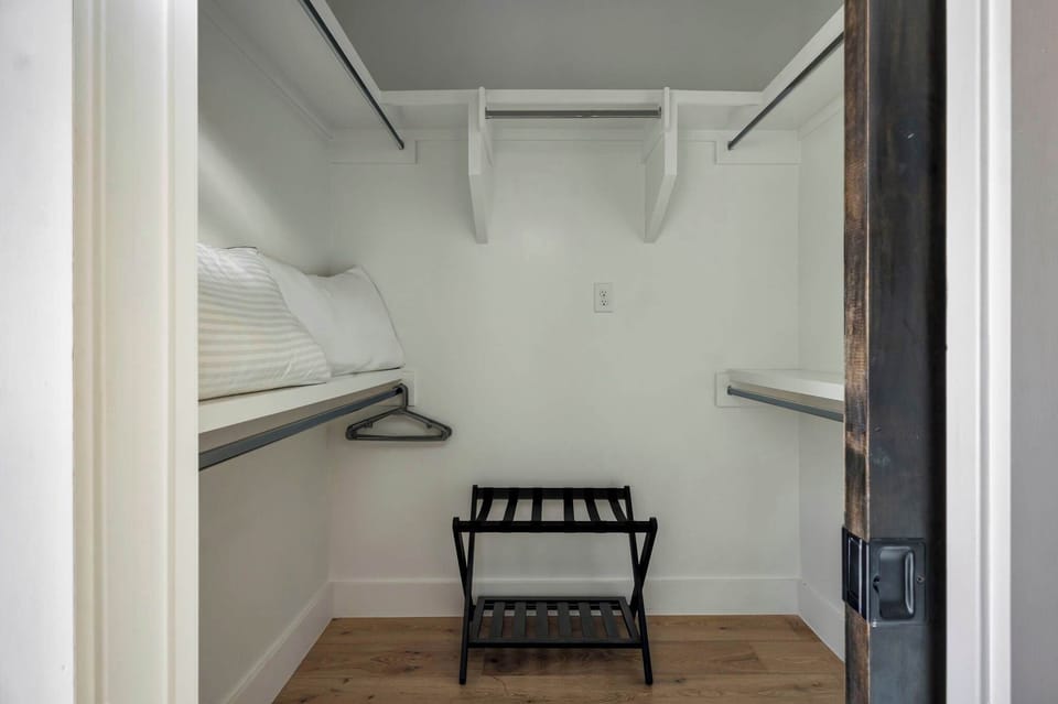 Bathroom 1 - Closet